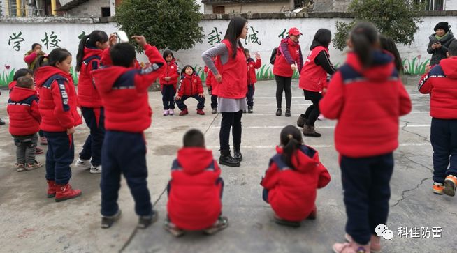 携手园区民企党委,共筑爱心桥梁--为松桃碗森小学献温暖行动(图2)